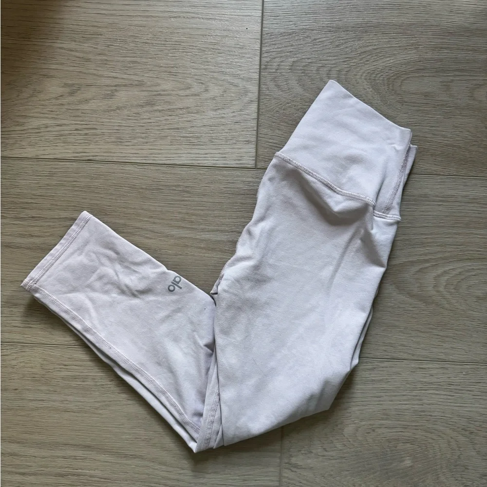 Alo Airbrush high waisted Capri legging PALE PINK size XS - Picture 2 of 5